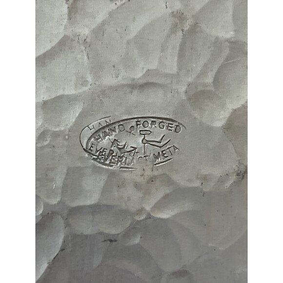 Vintage Everlast Metal Hand-Forged Aluminum Tray | Floral Engraving & Knot Handl - Picture 4 of 4